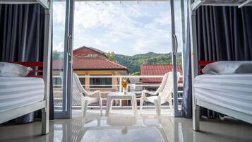 Private Dormitory Room, 8 Beds