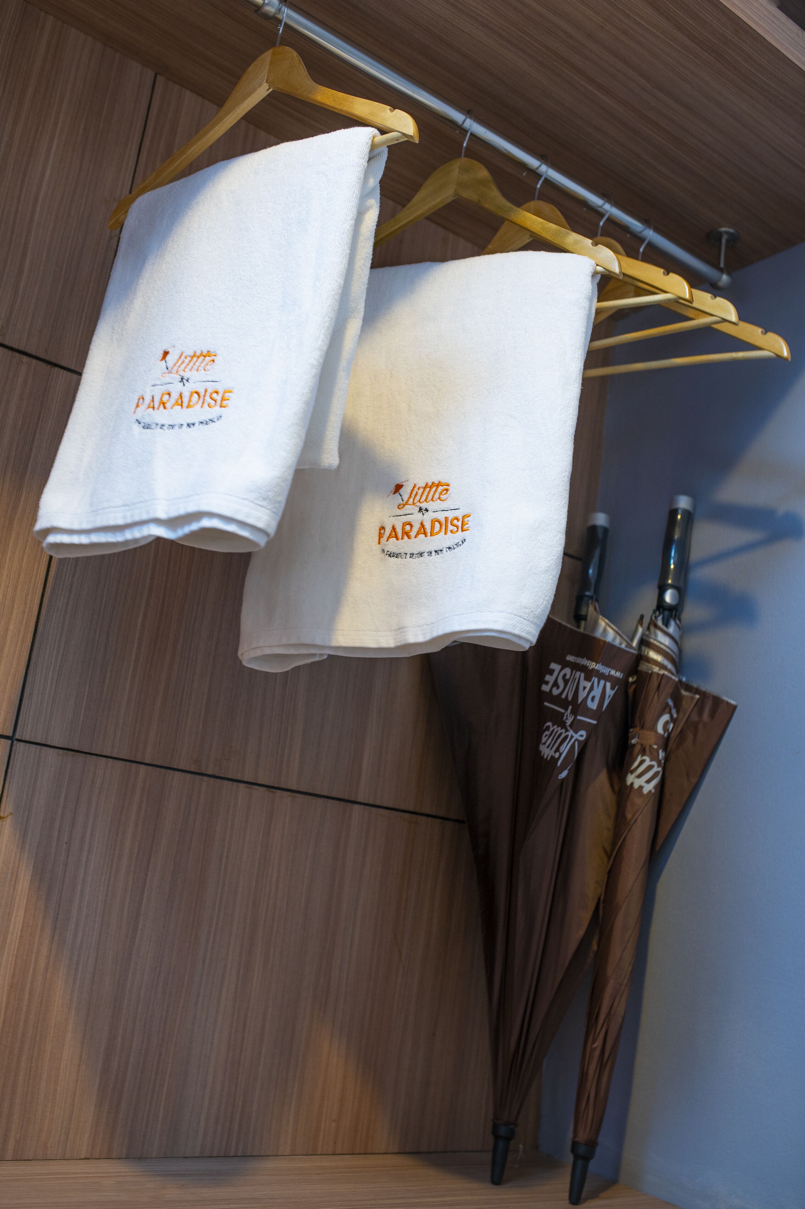 quadruple room, 2 queen beds | 1 bedroom, in-room safe, free wifi, bed sheets