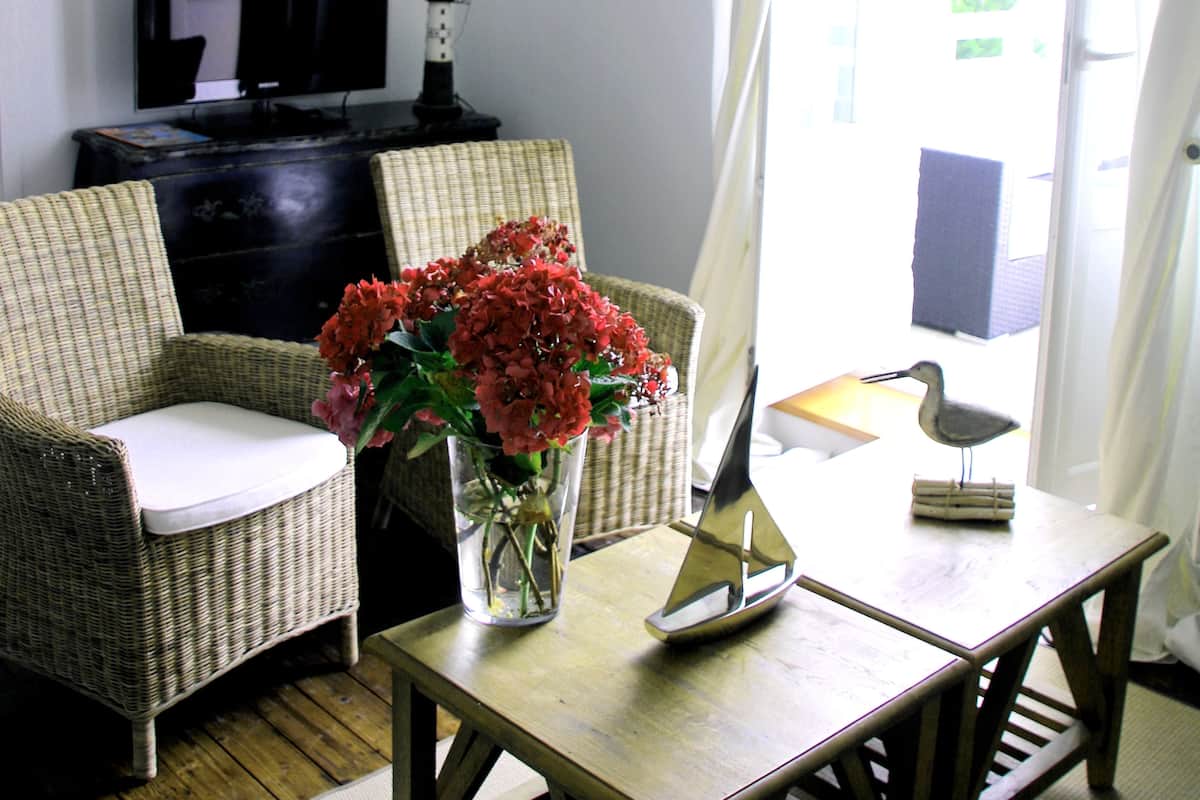 Suite, 1 Schlafzimmer | Wohnzimmer | Flachbildfernseher