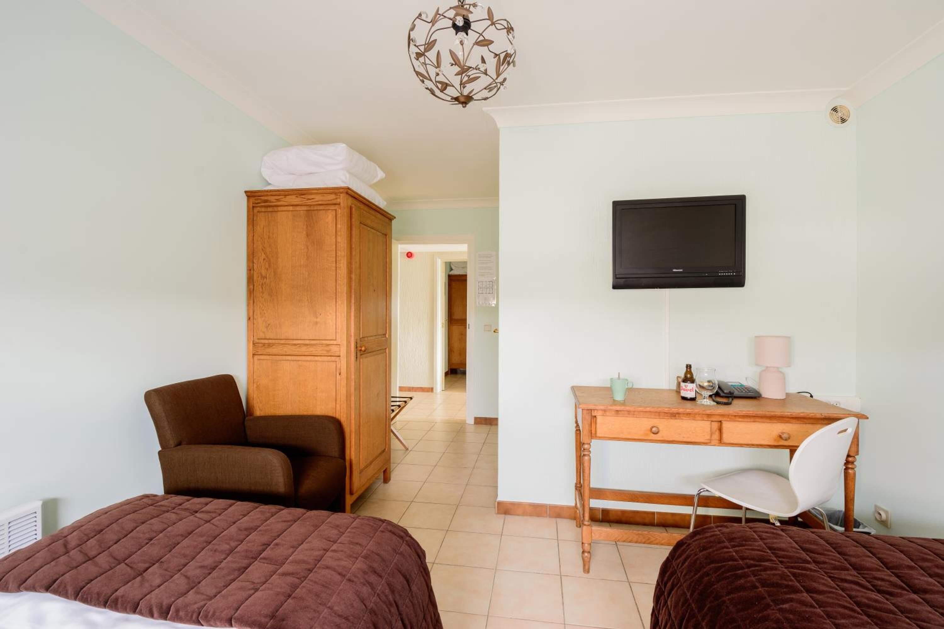 in-room safe, rollaway beds, free wifi