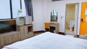 Classic Double Room, 1 Double Bed | Free WiFi, bed sheets