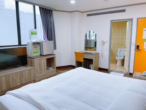 Classic Double Room, 1 Double Bed | Free WiFi, bed sheets