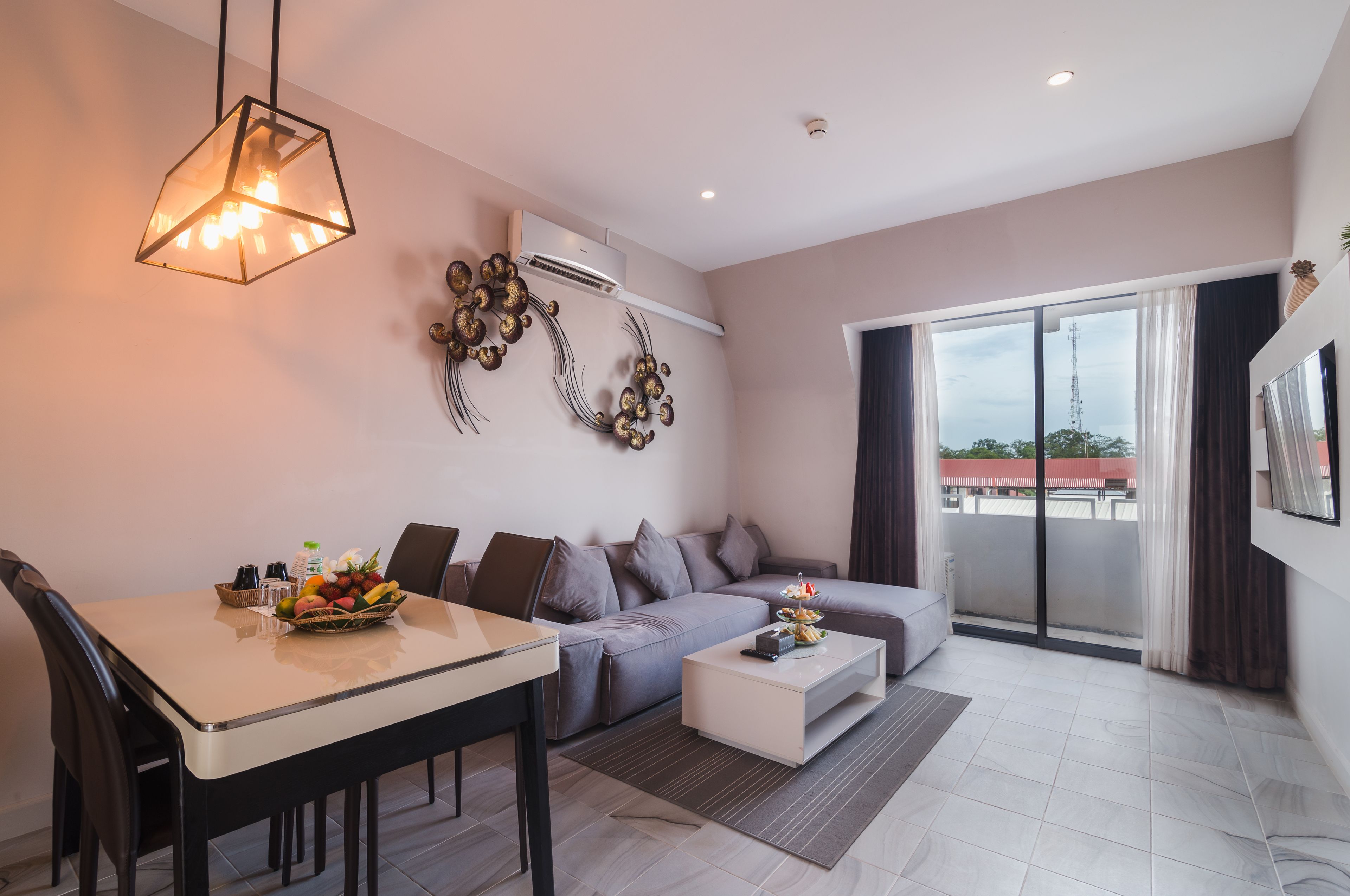 Family Damrei Suite with City View | 埃及棉床单、高档床上用品、加厚床垫、迷你吧