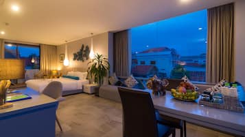 Habitación ejecutiva, 1 cama King size, vista a la ciudad | 1 habitación, sábanas de algodón egipcio y ropa de cama de alta calidad