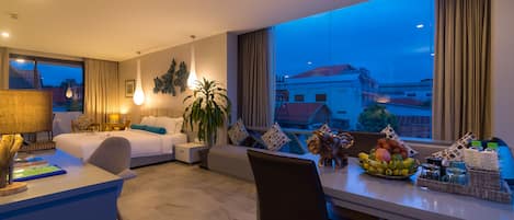 Habitación ejecutiva, 1 cama King size, vista a la ciudad | 1 habitación, sábanas de algodón egipcio y ropa de cama de alta calidad