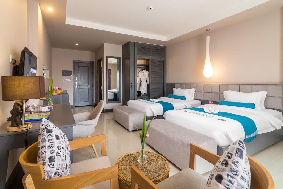 Egyptian cotton sheets, premium bedding, pillowtop beds, minibar