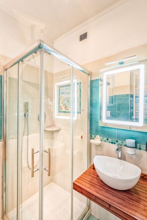 Double or Twin Room, Balcony | Bathroom | Shower, free toiletries, hair dryer, bidet