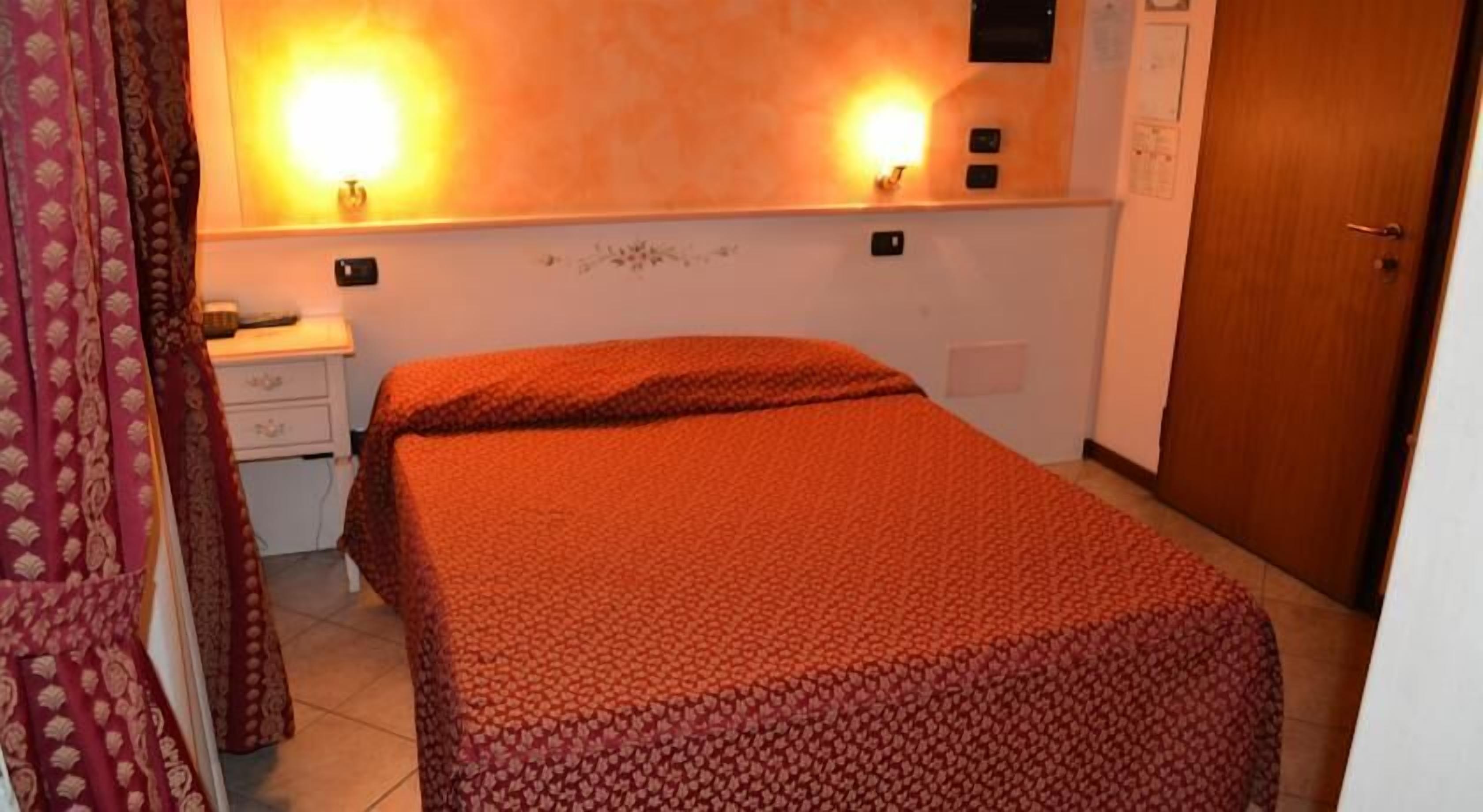 minibar, in-room safe, desk, soundproofing