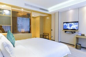 Premium bedding, down duvets, memory-foam beds, in-room safe - Paco Hotel Tiyuxilu Metro Guangzhou (Guangzhou)