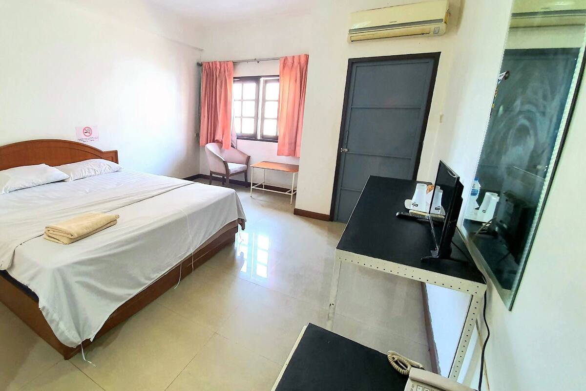 Habitación estándar doble, 1 cama doble | Camas supletorias y wifi gratis
