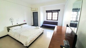 Chambre supérieure double | Lit d’appoint (supplément), accès au Wi-Fi (inclus)