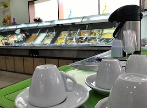 Desayuno (BRL 34.99 por persona)