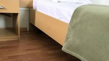 Frigobar, escrivaninha, Wi-Fi de cortesia, roupa de cama
