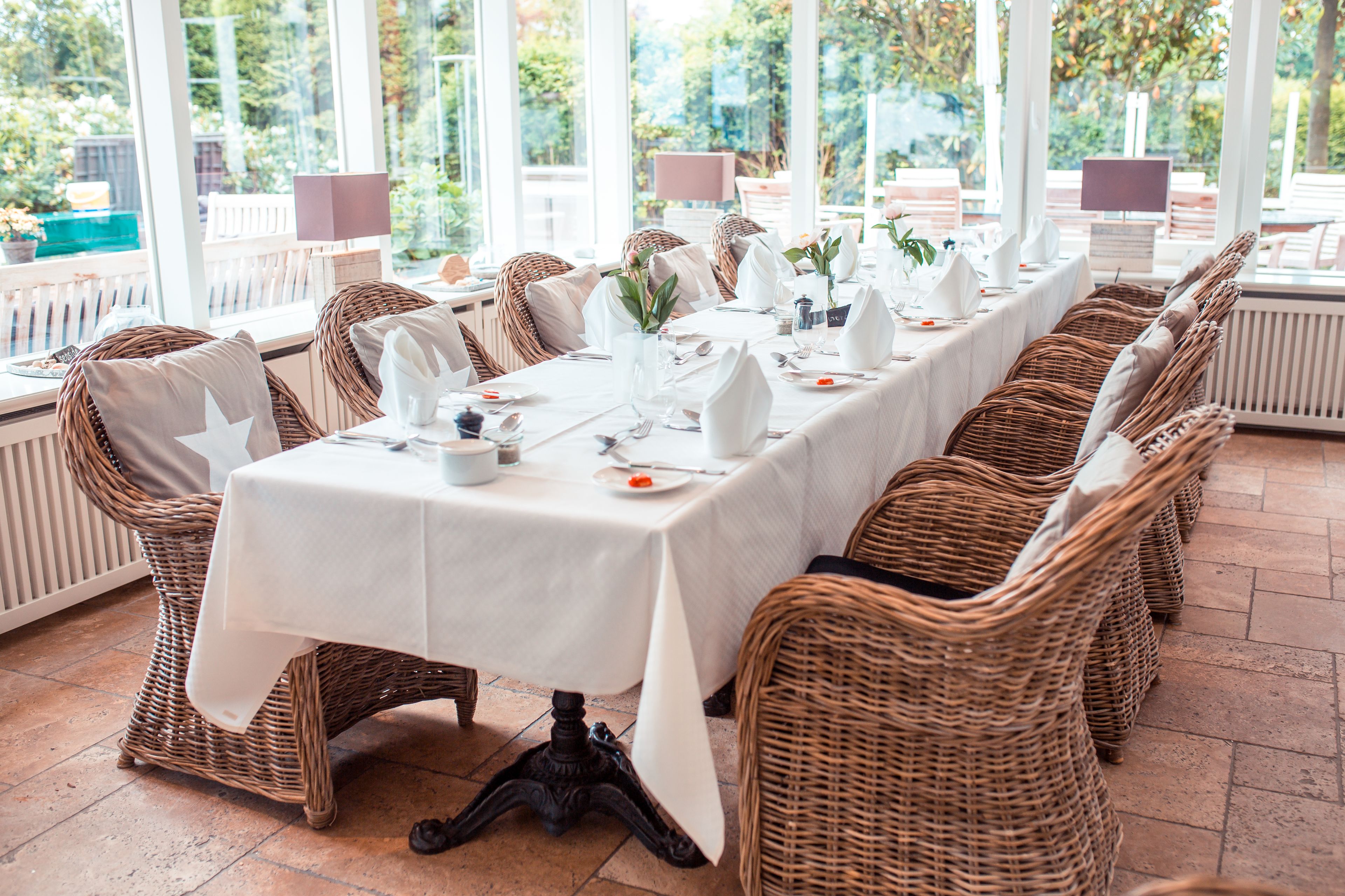 lunch and dinner served, regional cuisine