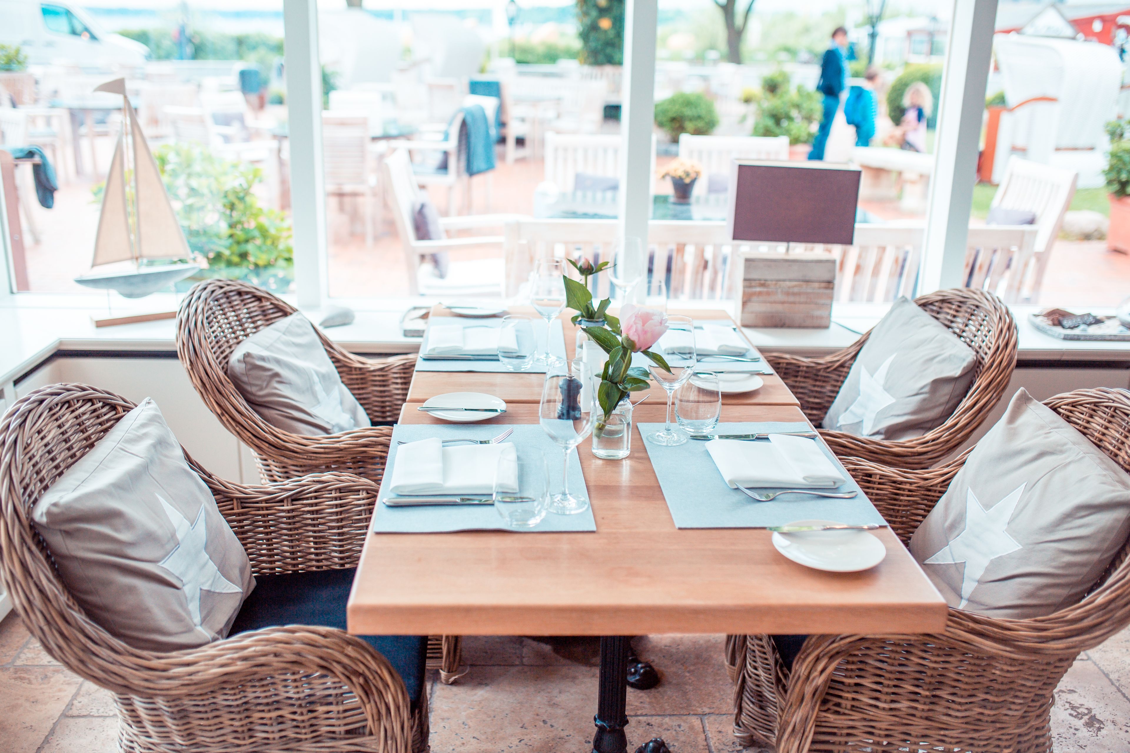 lunch and dinner served, regional cuisine