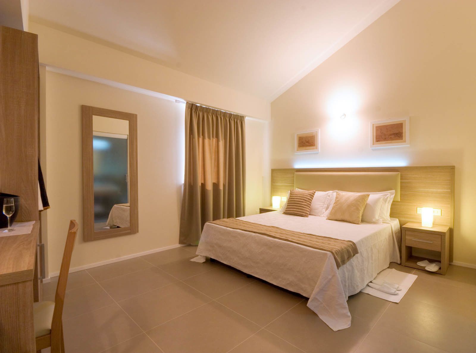 deluxe double room | premium bedding, minibar, in-room safe, desk