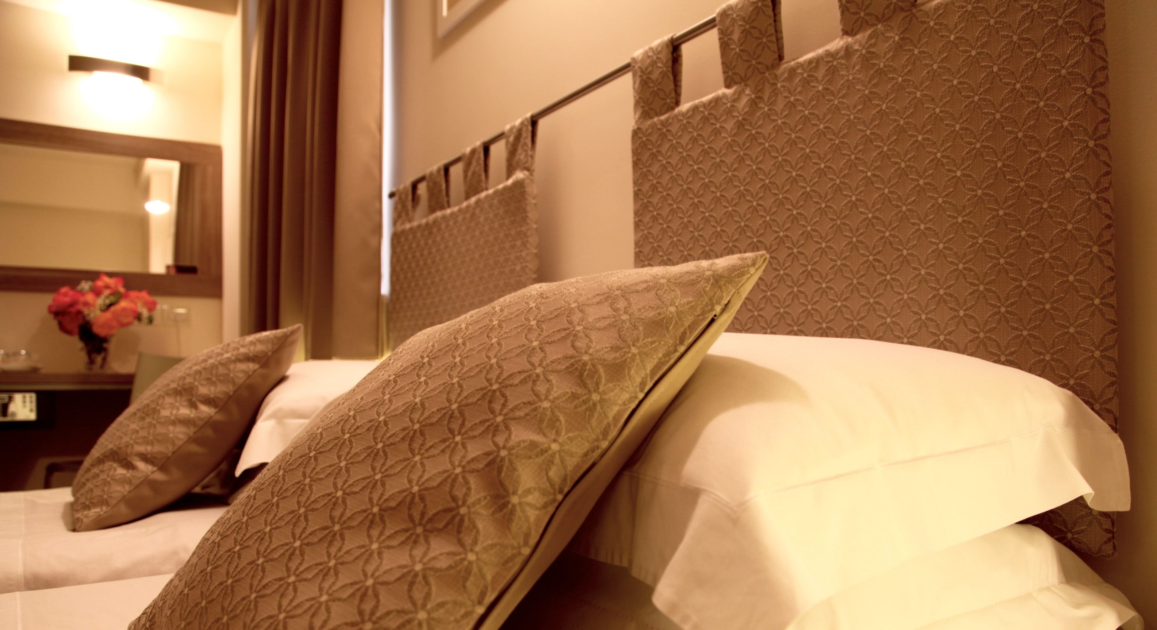 classic twin room | premium bedding, minibar, in-room safe, desk