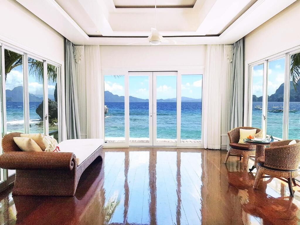 In-room safe, laptop workspace, blackout curtains, free WiFi