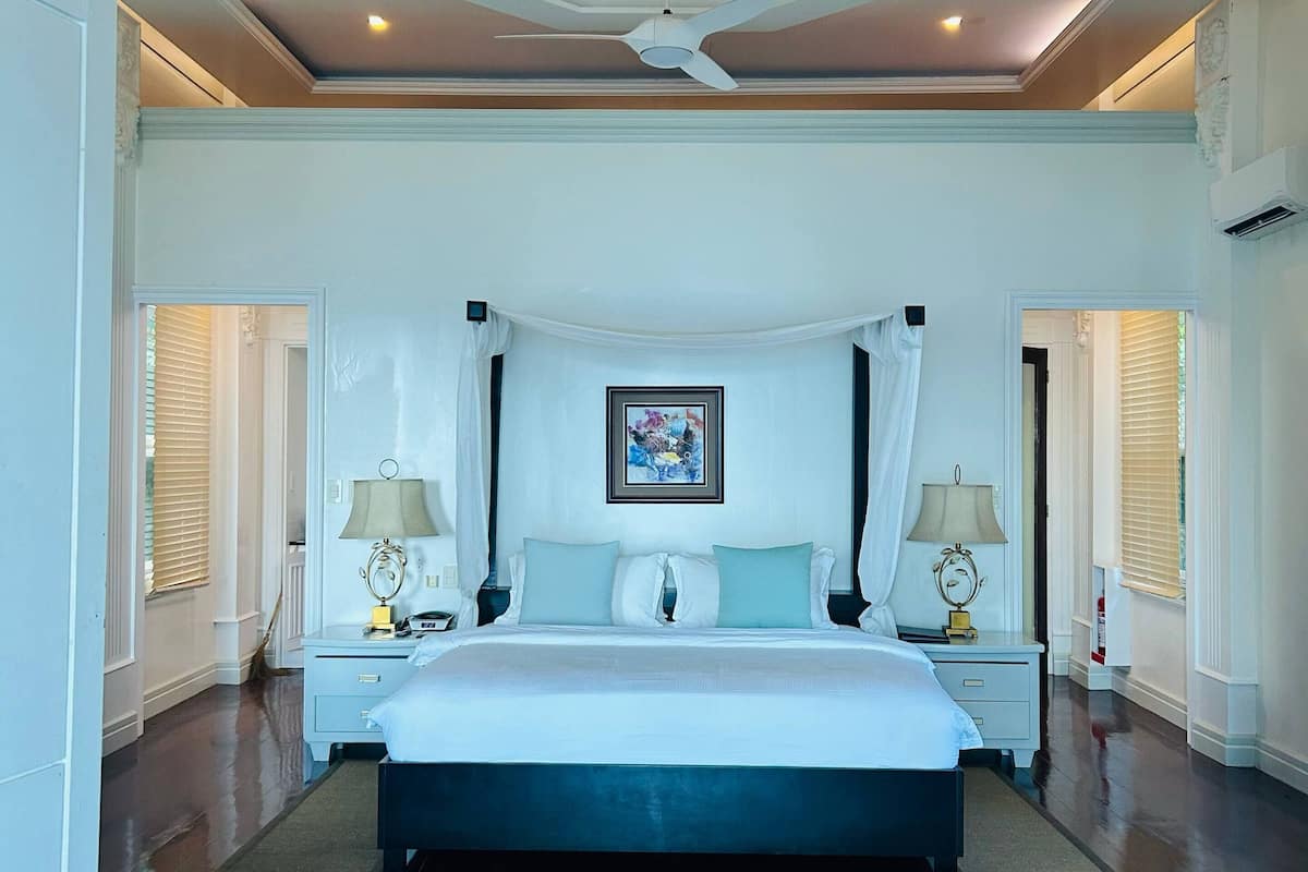 beach villa (sea view) | in-room safe, laptop workspace, blackout curtains, free wifi