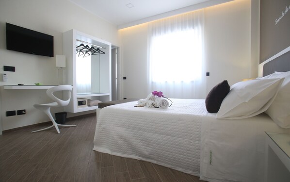 Familienzimmer, Bergblick | Italienische Bettbezüge von Frette, hochwertige Bettwaren, Minibar