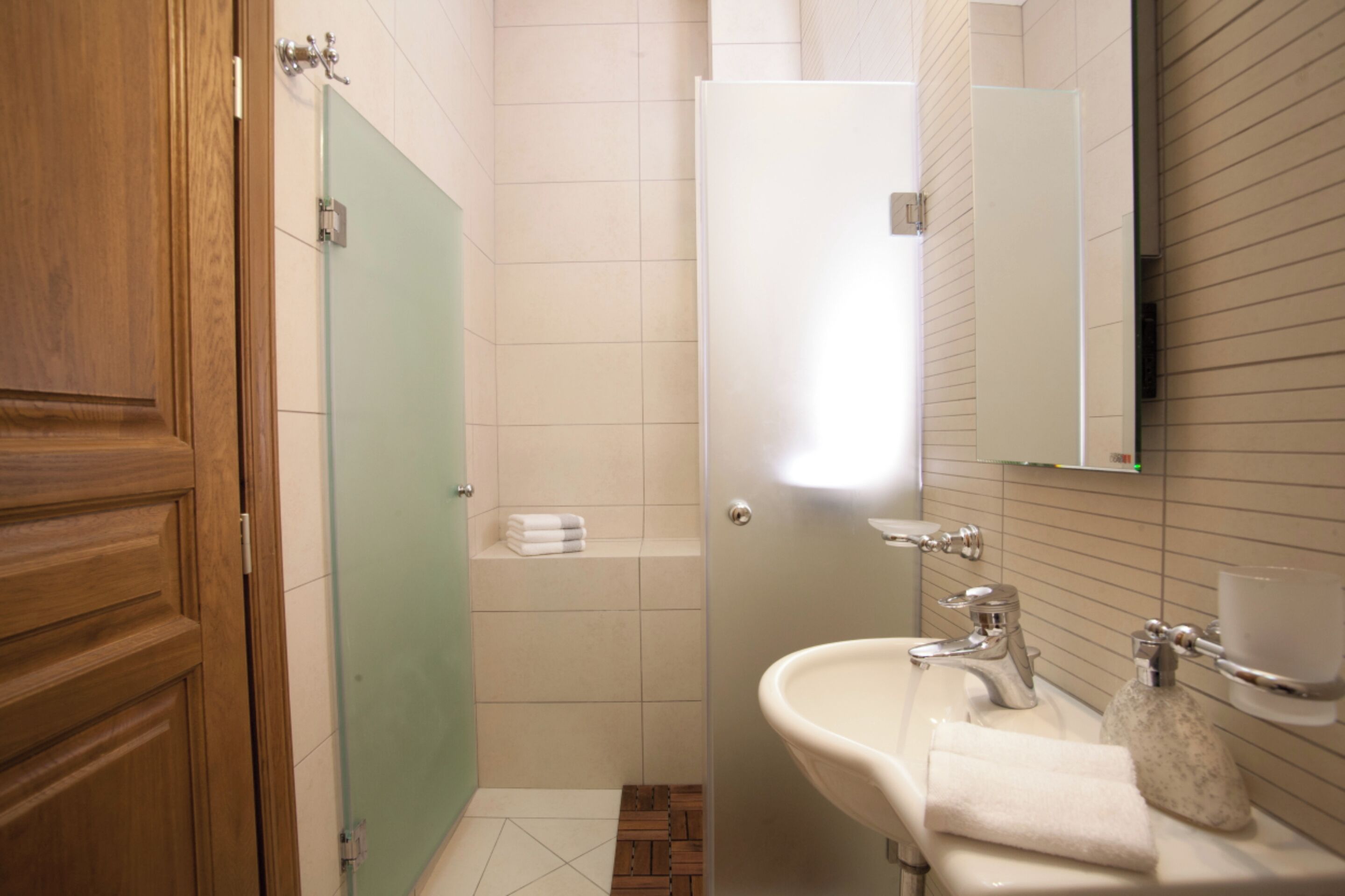 Luxury Villa, 5 Bedrooms, Private Pool, Sea View | Bathroom | Shower, rainfall showerhead, designer toiletries, hair dryer