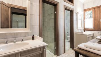 Luxury Villa, 5 Bedrooms, Private Pool, Sea View | Bathroom | Shower, rainfall showerhead, designer toiletries, hair dryer