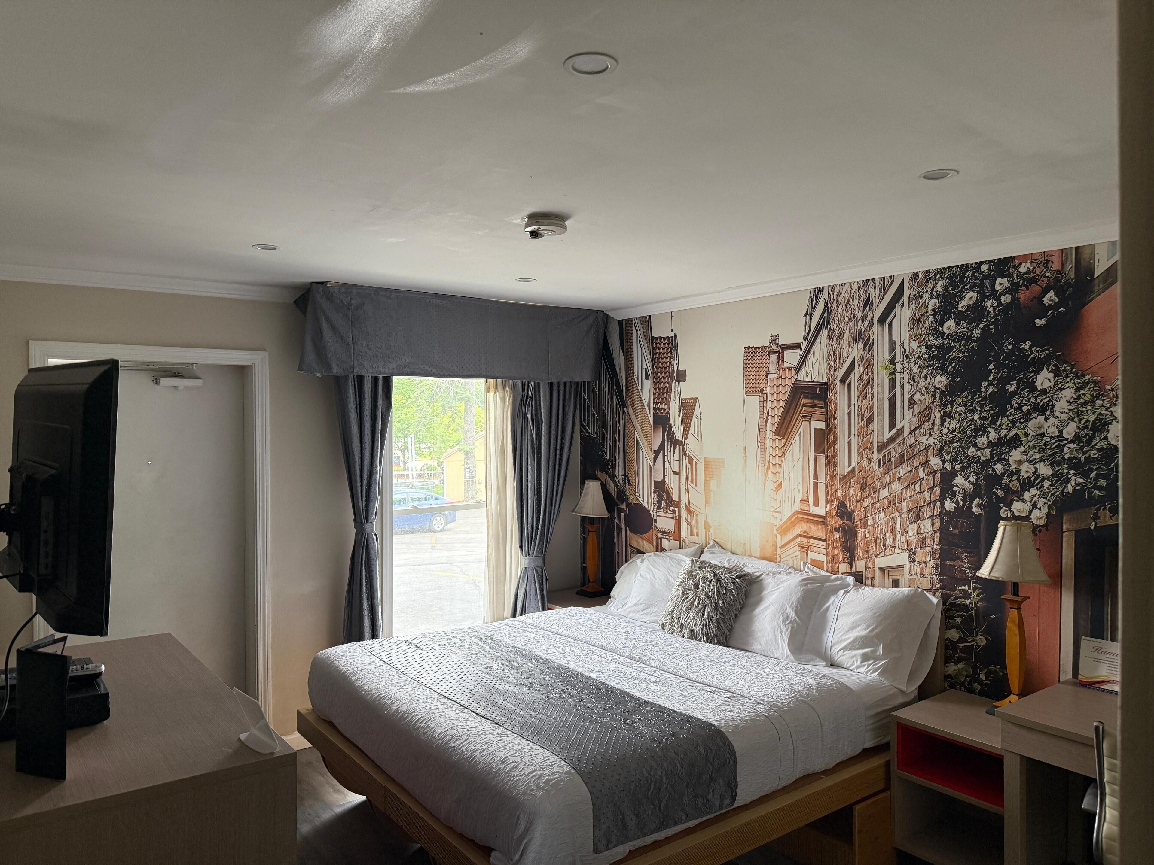 Iron/ironing board, free WiFi