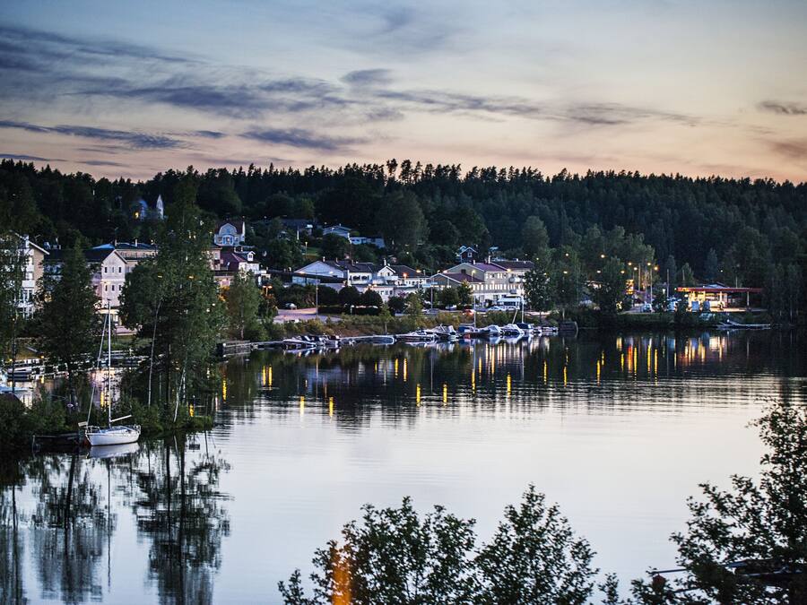 Superior Double with Lakeview | Bagian depan properti