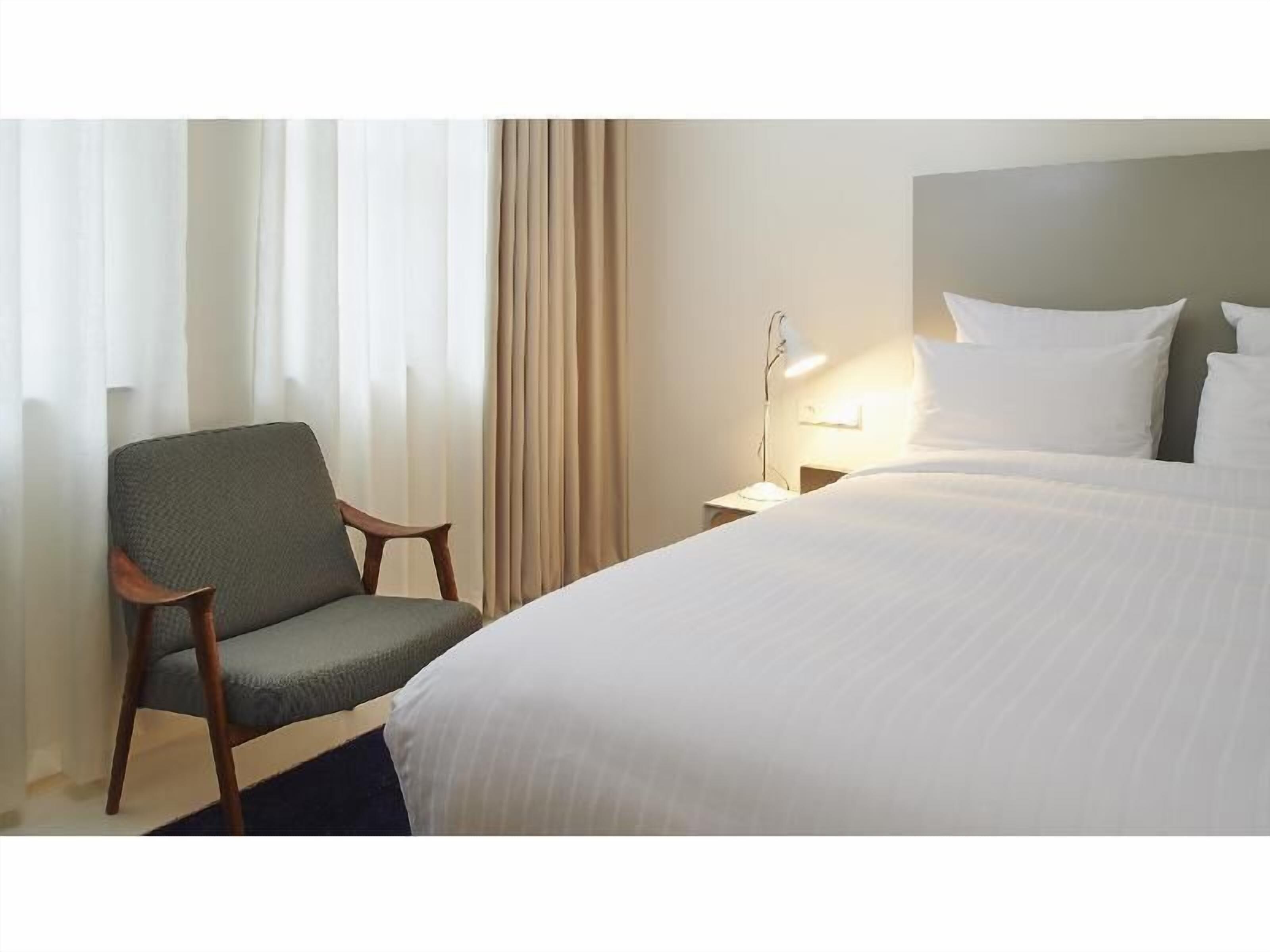 Ropa de cama de alta calidad y minibar 