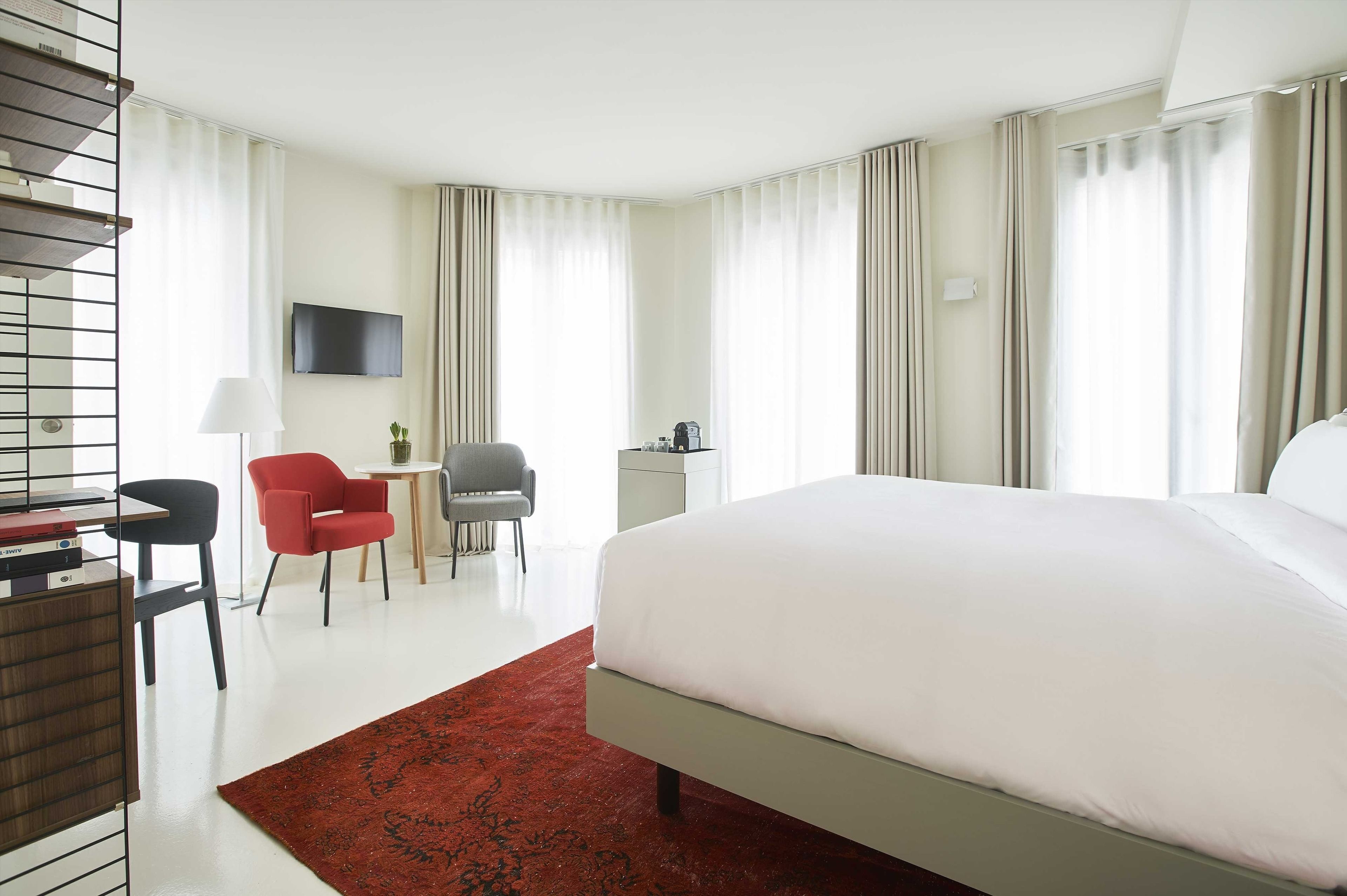 Ropa de cama de alta calidad y minibar 