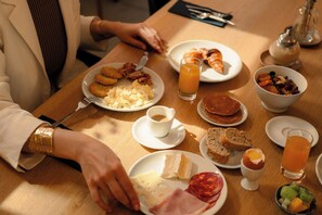 Daily continental breakfast for a fee - 9Hotel Sablon (Brussels)