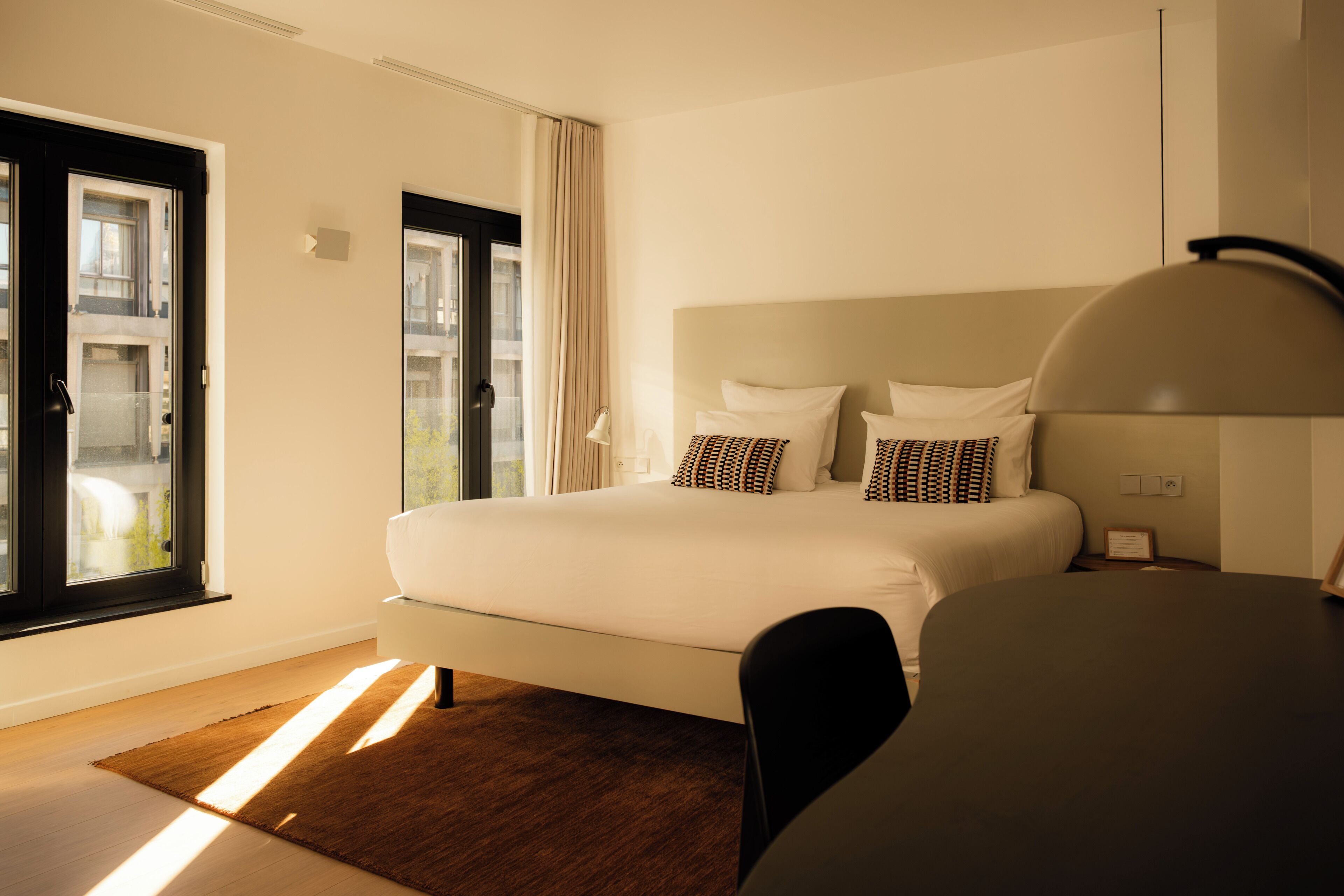 Ropa de cama de alta calidad y minibar 