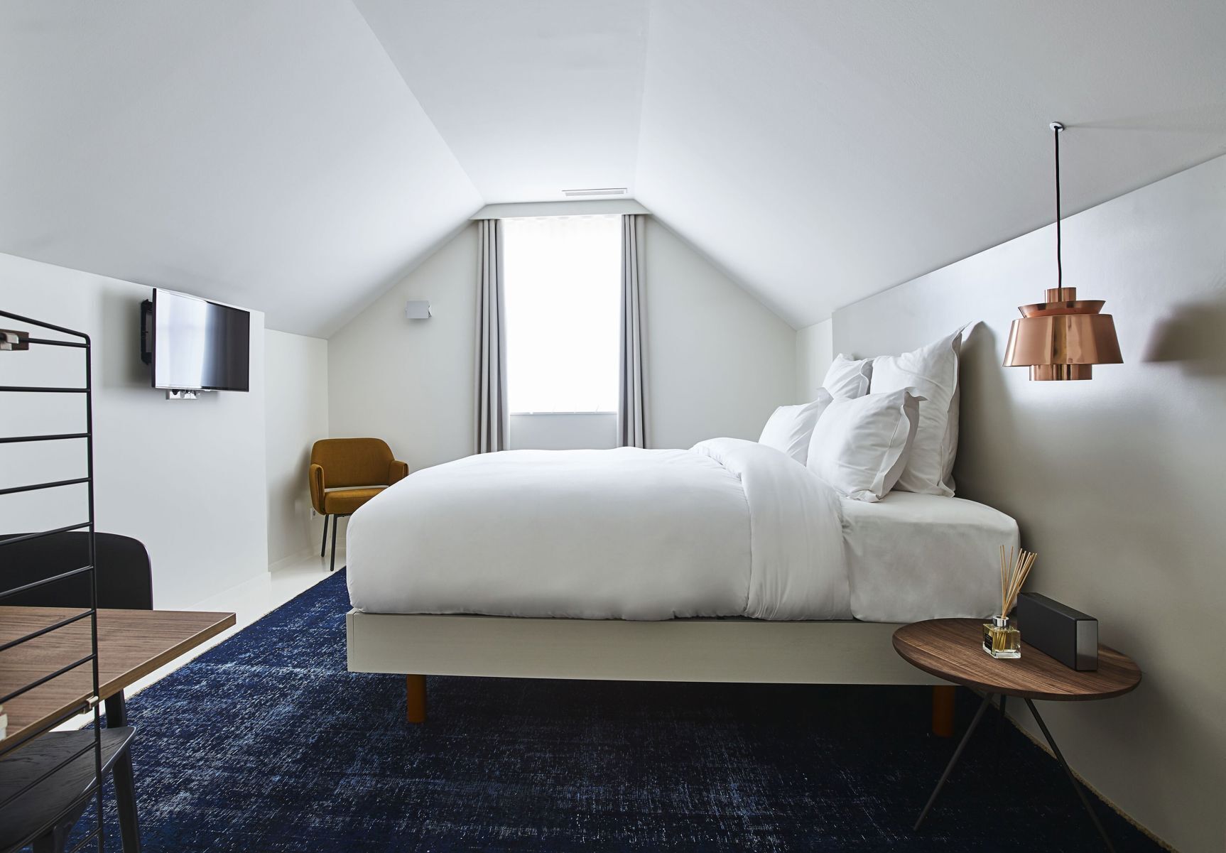 Ropa de cama de alta calidad y minibar 