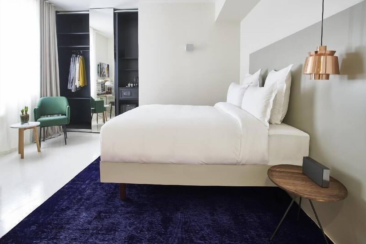 Ropa de cama de alta calidad y minibar