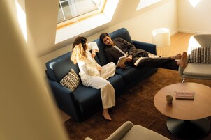 Suite | Premium-sengetøj, minibar, pengeskab på værelset, skrivebord