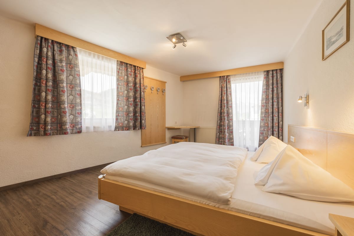 Kamar Double Keluarga, 1 kamar tidur, balkon (Edelweiß) | Seprai antialergi, Wi-Fi gratis, dan seprai linen