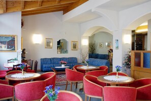 Indoor wedding - Albergo Sass Maor (Primiero San Martino di Castrozza)