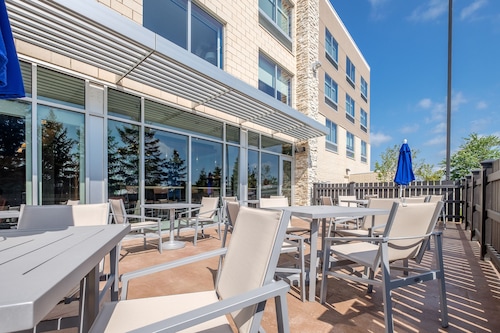 Holiday Inn Express & Suites Eagan - Minneapolis Area by IHG