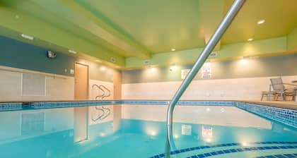 Holiday Inn Express & Suites Eagan - Minneapolis Area by IHG