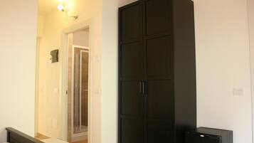 Twin Room | Room amenity