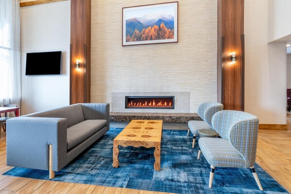 Lobby - Hampton Inn & Suites Silverthorne (Silverthorne)