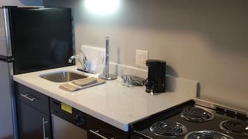 Microwave, stovetop, dishwasher, coffee/tea maker