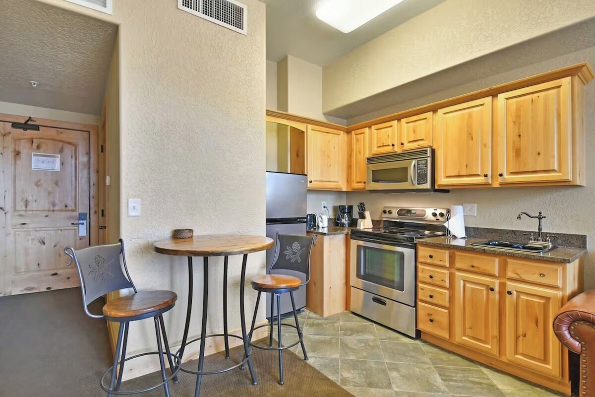 In-room safe, iron/ironing board