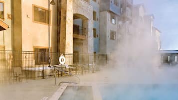 Kolam renang outdoor