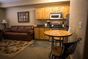 In-room safe, iron/ironing board - Silverado Lodge, Park City - Canyons Village (Park City)