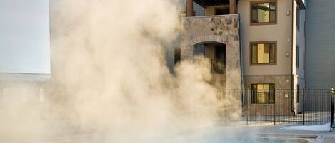 Açık yüzme havuzu