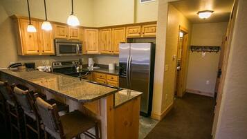 In-room safe, iron/ironing board