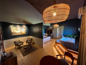 Suite Nascer do Sol | Minibar, individually decorated, desk, blackout drapes - Tenonde Park Hotel (Sao Miguel das Missoes)