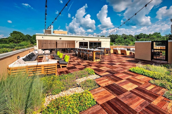 2 Restaurants, Frühstück, Abendessen, amerikanische Küche