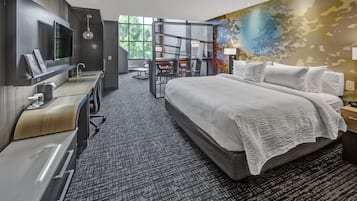 Ullakkohuoneisto, 1 suuri parisänky ja vuodesohva | Allergiatestatut vuodevaatteet, työpöytä